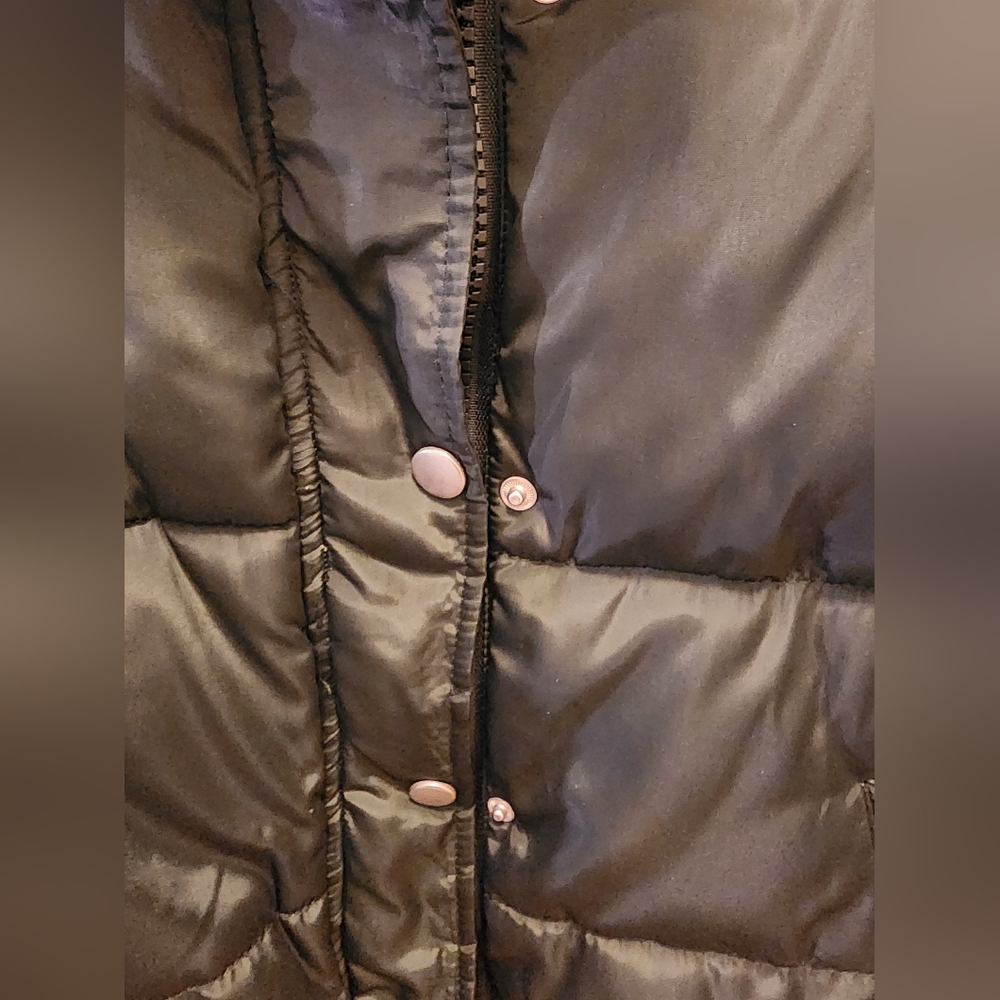 Women's Green Puffer Jacket - Picture 4 of 7